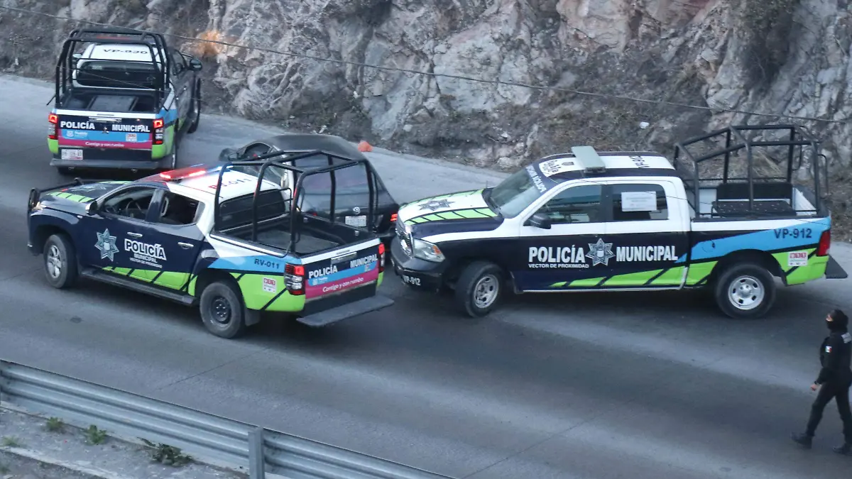 Cinco cuerpos desmenbraos fueron abandonados dentro de un vehículo sobre el Periférico Ecológico a la altura de La Guadalupana